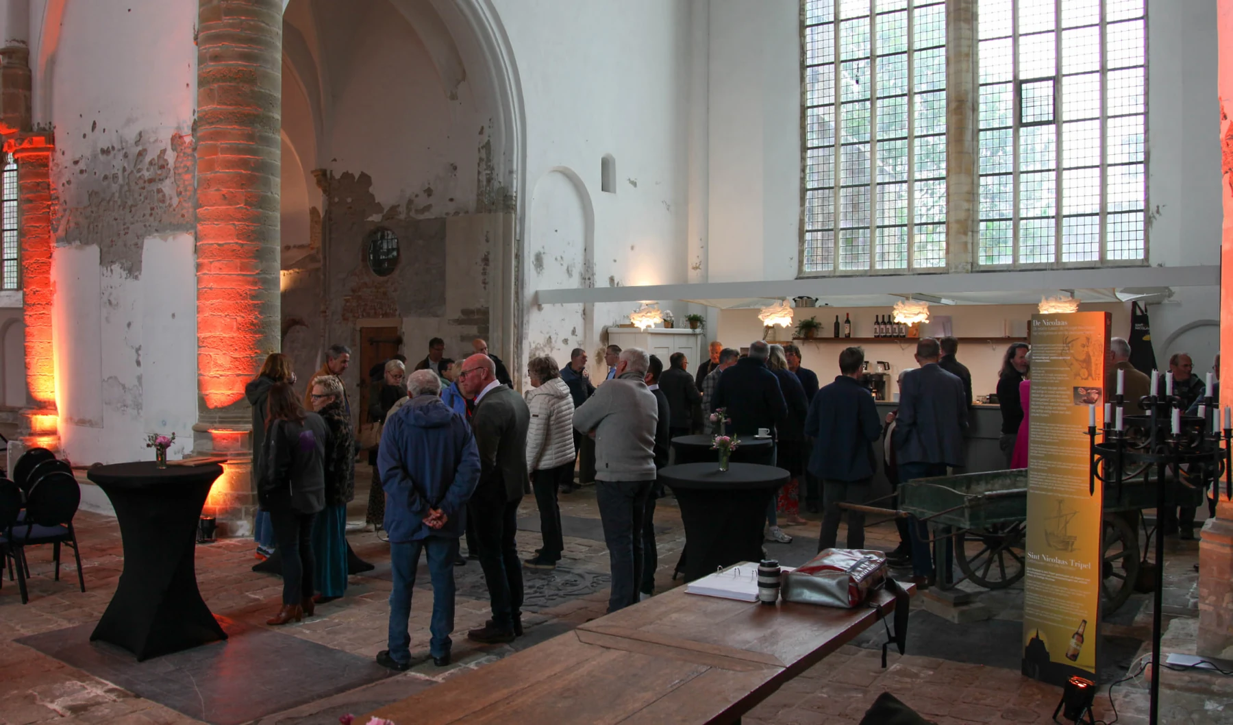 Betrokkenen in gesprek tijdens de eindpresentatie van het toekomstperspectief voor De Nicolaas